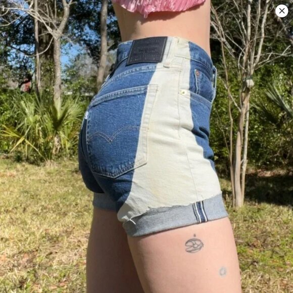 NWT Levi’s High Waisted Shorts - Picture 2 of 5